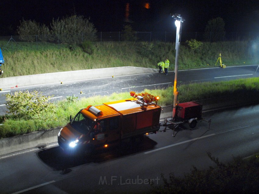 Einsatz BF Koeln PEINGEKLEMMT in Leverkusen P169.JPG